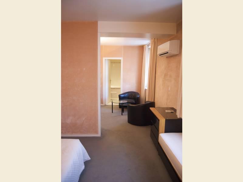 Hotel Absolue Renaissance Magny-Cours Esterno foto